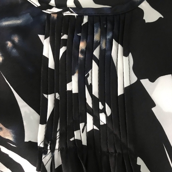 Spence Dark Blue Floral Sleeveless Semi-Sheer Blouse - Picture 4 of 11